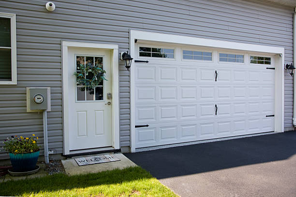24/7 Emergency Garage Door Panel Replacement experts in East Camden, AR